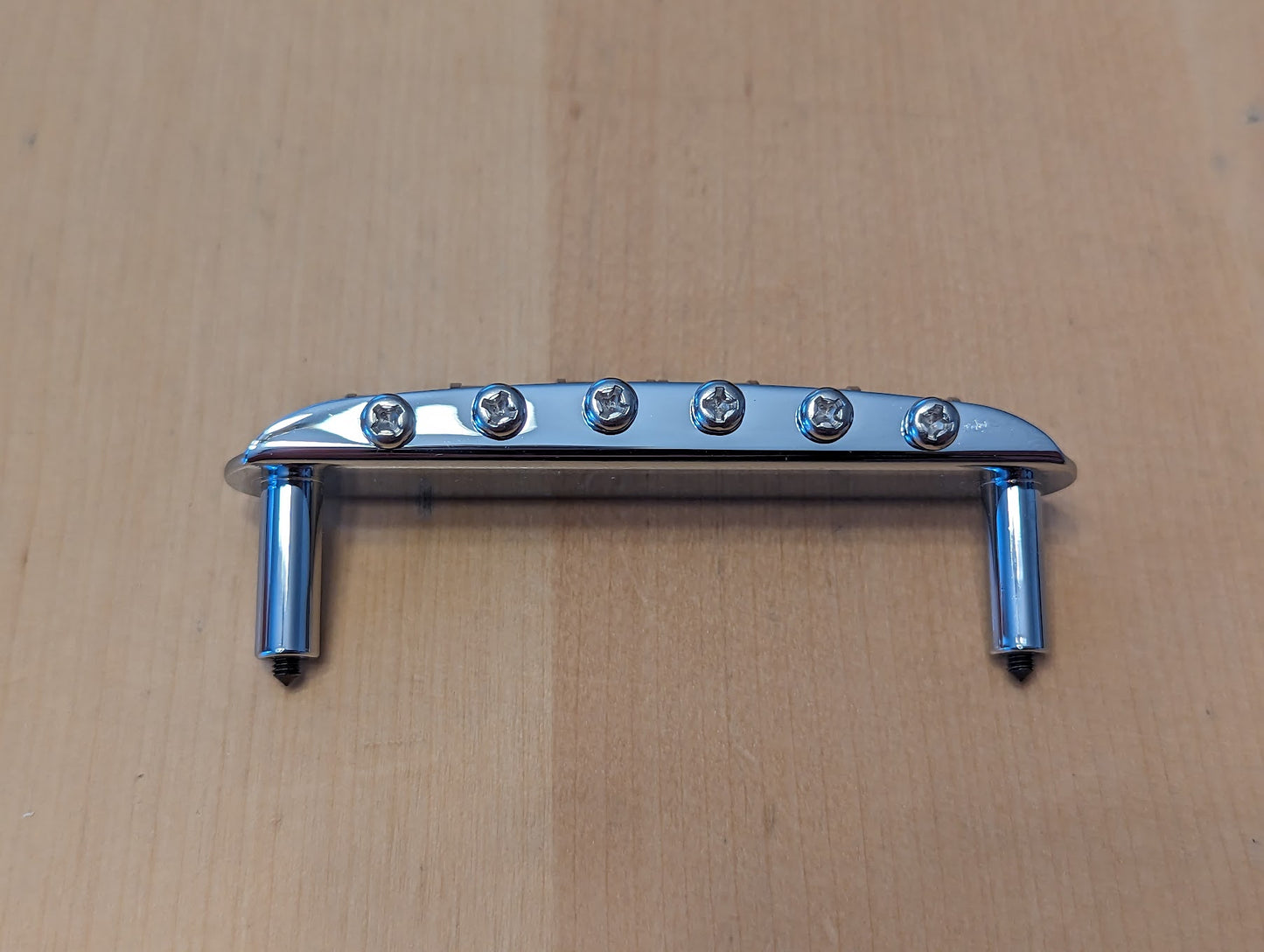 Mustang bridge - 9.5" radius 52mm string spread (for Jaguar and Jazzmaster)
