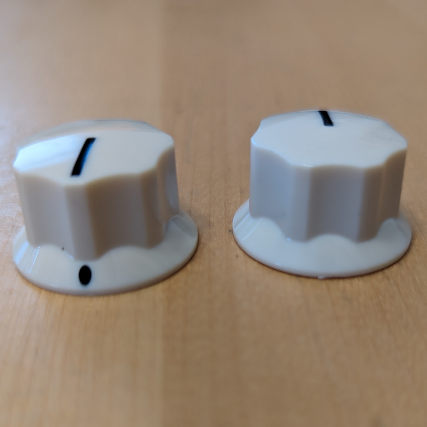 Jaguar/Mustang knob (set of 2) - Knurled Shaft (PUSH-ON) - Cream