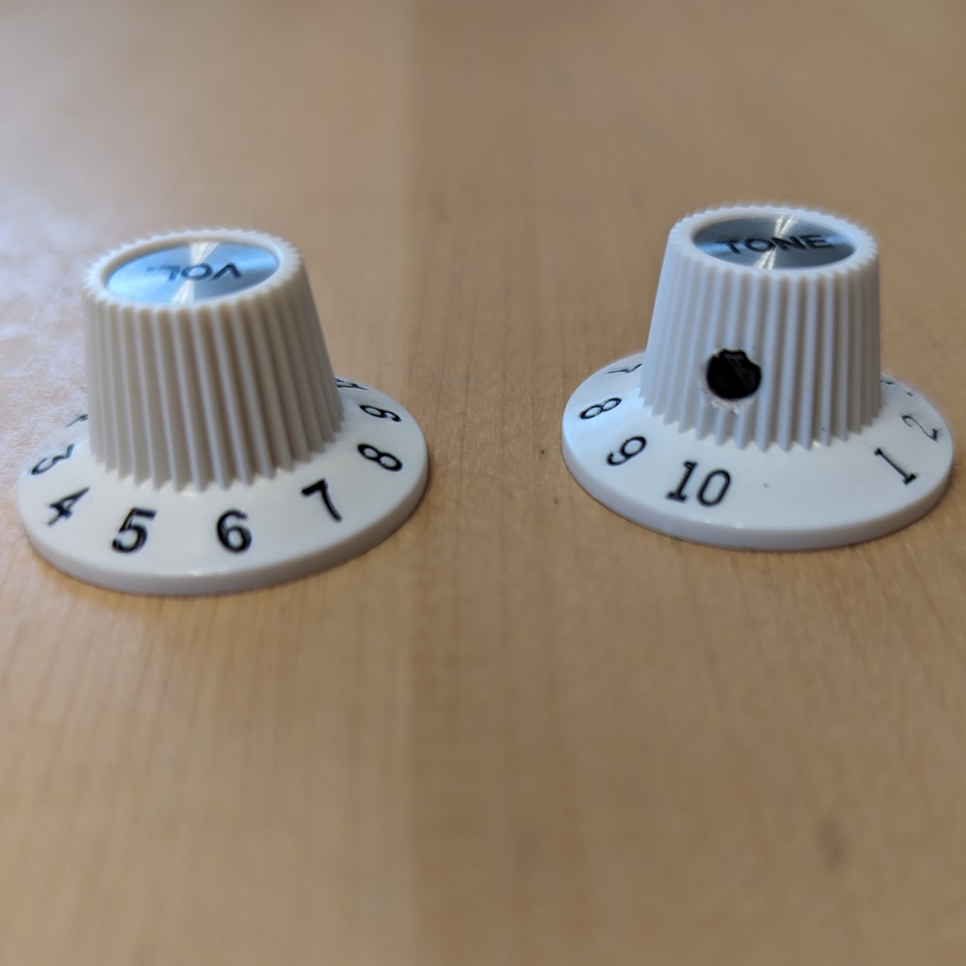 Witch Hat Knob - Solid Shaft w/set screw - Vintage White (CORRECT NUMBERING!)