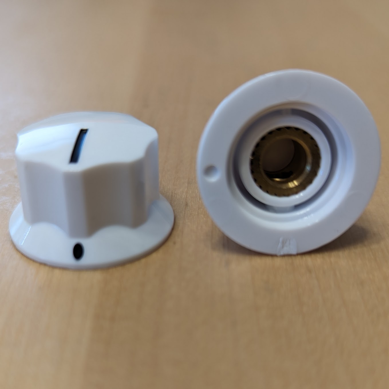 Jaguar/Mustang knob (set of 2) - Solid Shaft - White [CORRECT